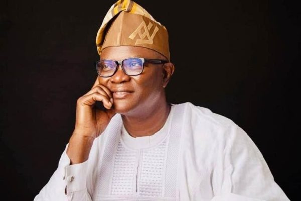 Wale Sulaiman facilitates employment for 12 Kwarans at FUSHI, Osun