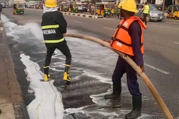 Kwara firefighters averts disaster as 45,000-litre petrol tanker spills fuel in Ilorin