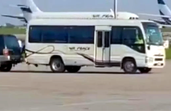 Police impound five Air Peace vehicles over runway blockade
