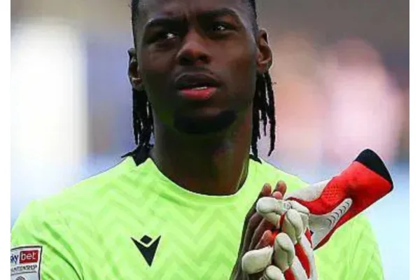 Super Eagles goalkeeper, Okonkwo hailed after outstanding debut for new club