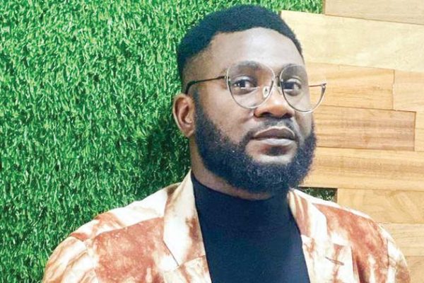 ‘I dey pray not to contract disease’ – Actor Jide Awobona expresses concerns over kissing roles
