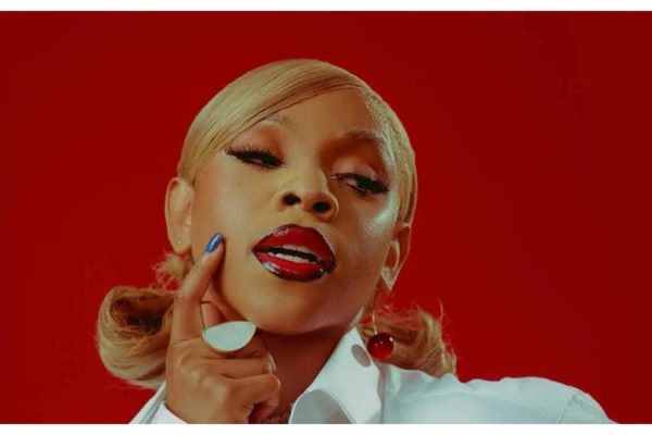 ‘I don’t want to know you’ – Singer Fave fumes over anonymous flowers