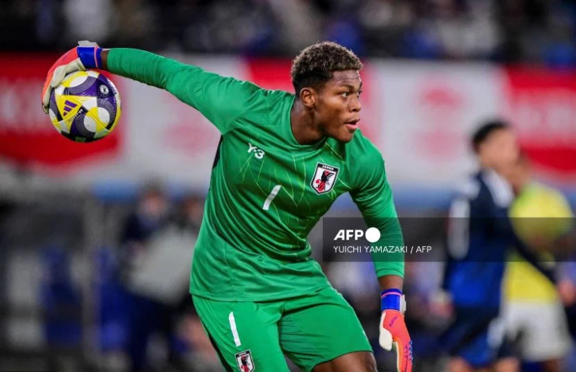 Racist abuse spurred Suzuki as Japan goalkeeper set for EPL