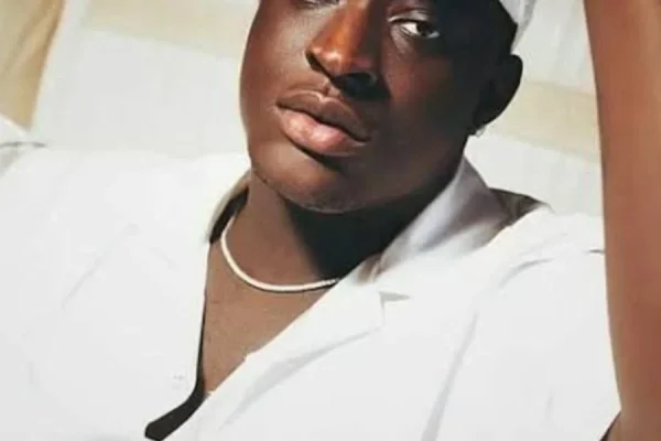 Davido asked me never to insult Wizkid again – Carter Efe