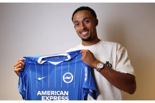 TRANSFER: Femi Azeez completes move to Brighton