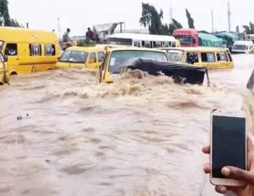 Flood: 8,000 communities, 4,500 schools at risk – FG