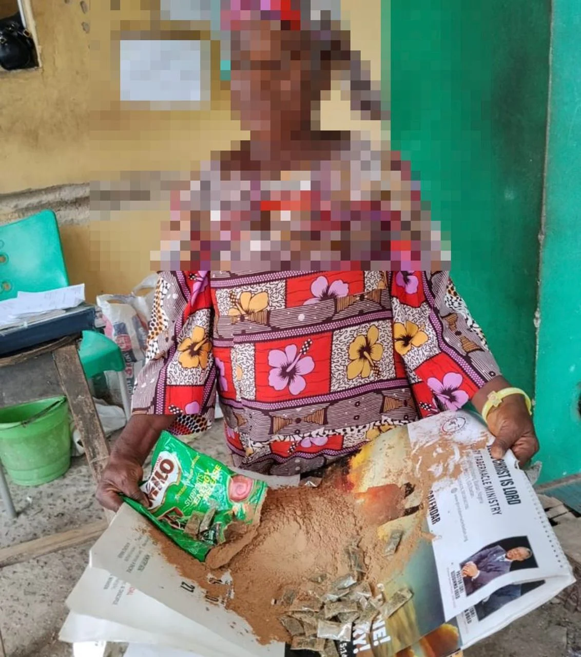 Woman arrested for allegedly smuggling colos to son on death row