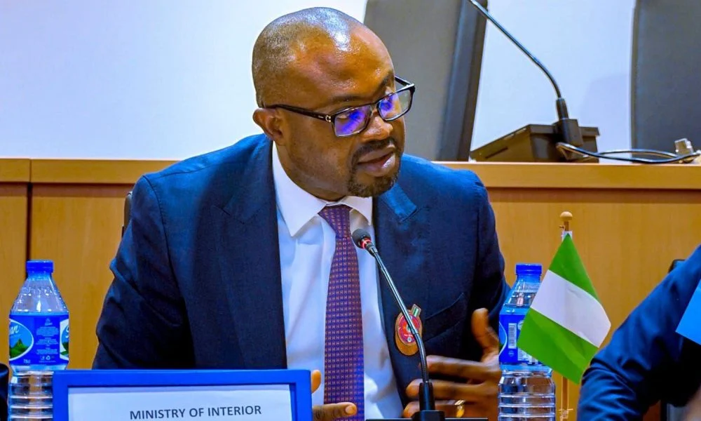 Nigerians in UK won’t pay extra charges for passports – FG
