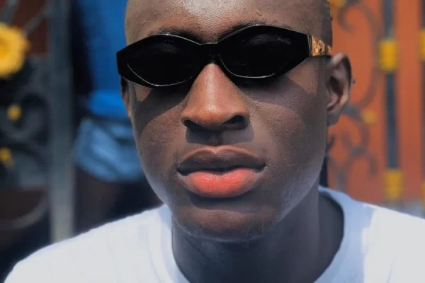 ‘Machala blew Wizkid’ — Carter Efe challenges singer to boxing fight